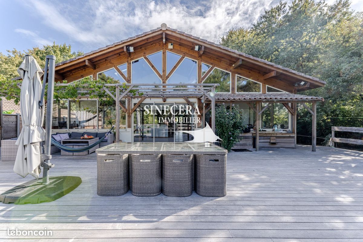 Maison 8 pièces 250 m² · à Sanguinet · 250 m² · 840 000 €