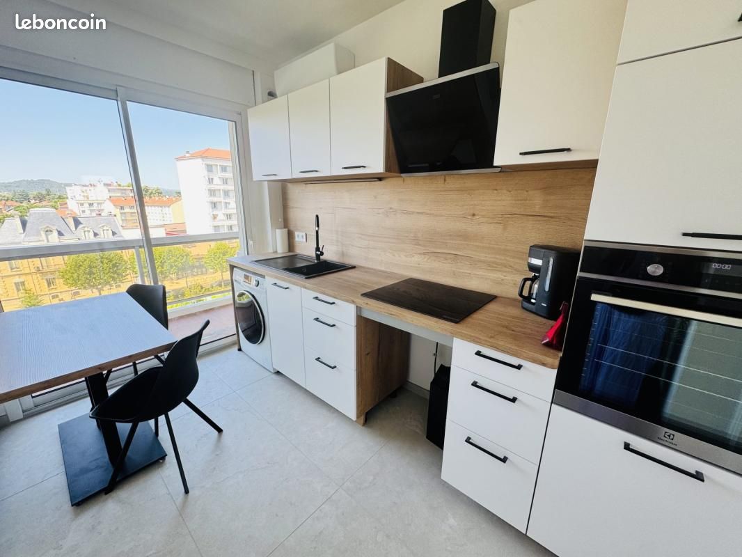 Appartement 5 pièces 106 m² · à Romans-sur-Isère · 106 m² · 1 200 €