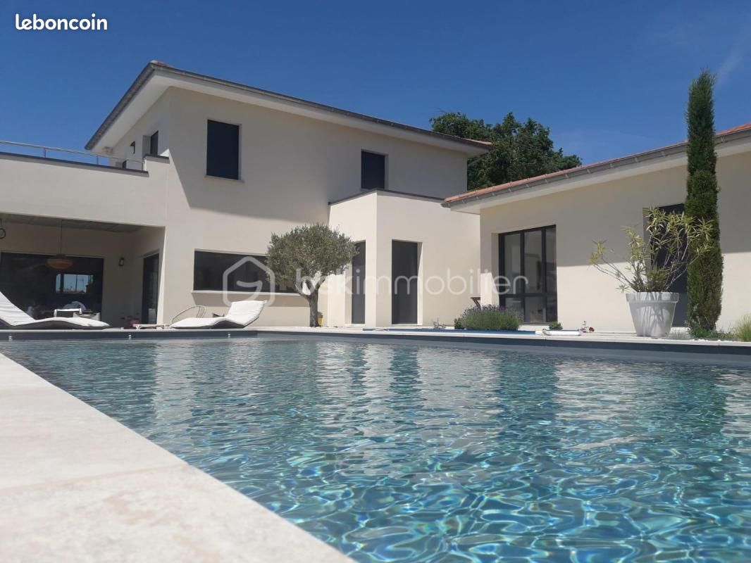 Maison 6 pièces 163 m² · à Salvizinet · 163 m² · 520 000 €