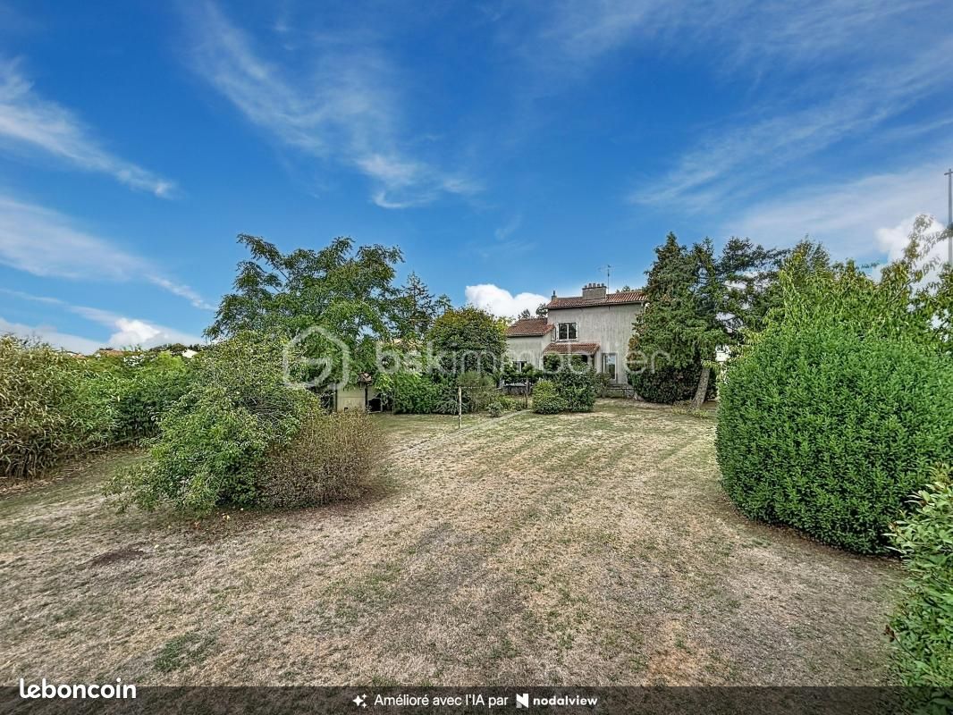 Maison 7 pièces 150 m² · à Bressuire · 150 m² · 173 000 €