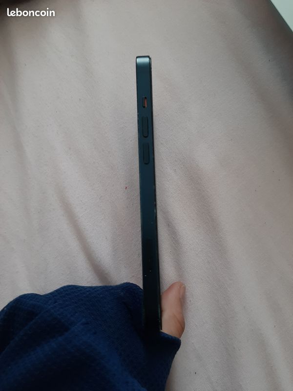 Iphone 13 a vendre pour pièce (image 4)