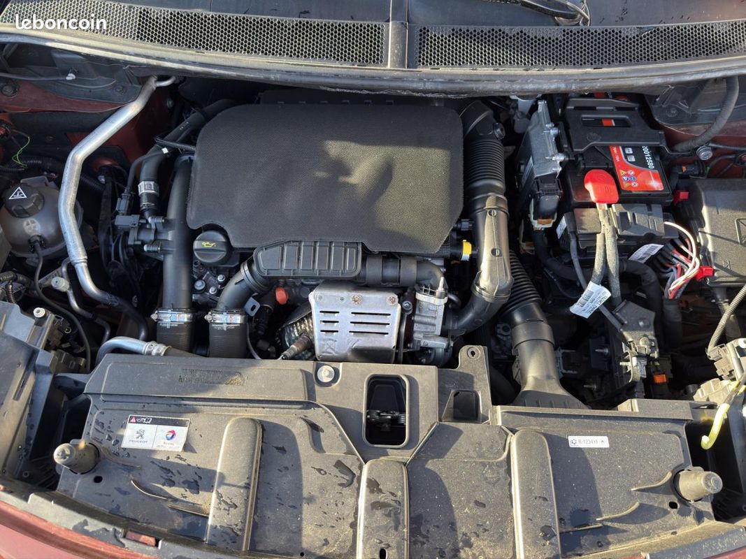 PEUGEOT 3008 1.2i PureTech 12V S&S - 130 II 2016 Allure PHASE 1 *DISTRIBUTION FAITE (image 22)