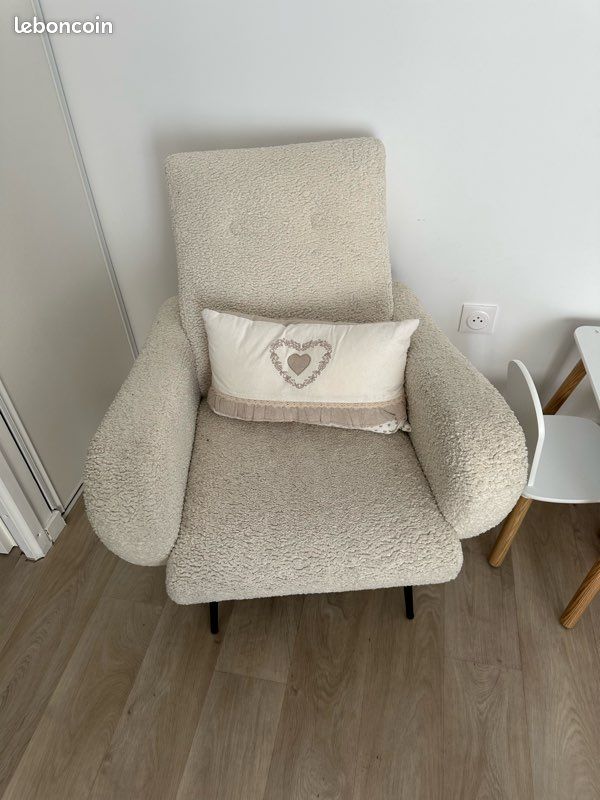 Fauteuil laine bouclée (image 6)