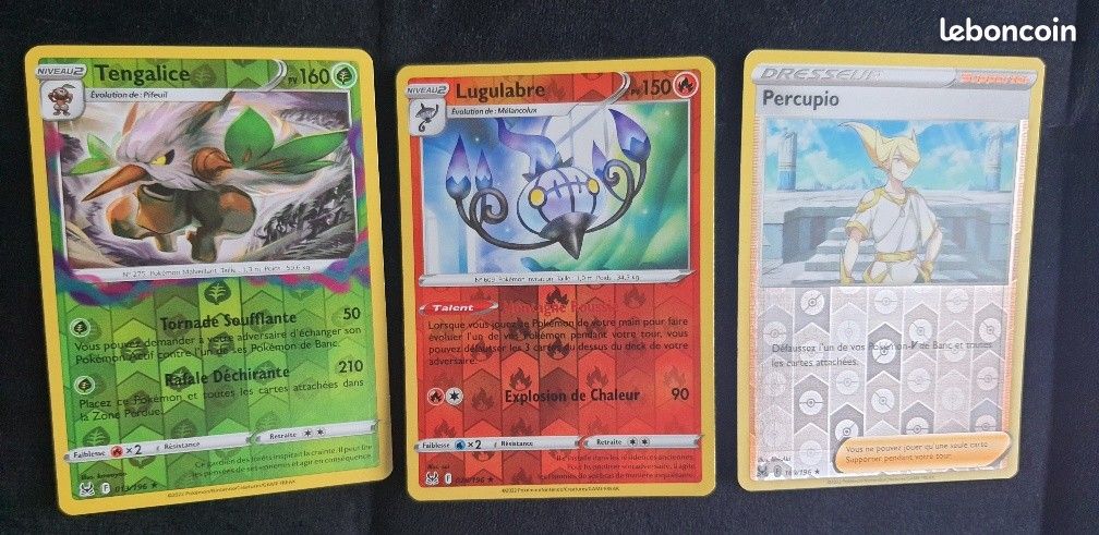 KickzNkardz Lot De 50 Cartes Pokémon TCG - 5 Cartes Holographiques Rares Aléatoires + 2 Cartes V/Vmax/GX Ultra Rares Garanties - Collection Bundle