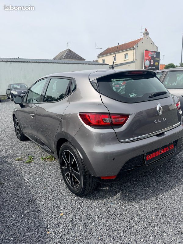 RENAULT CLIO IV 1.2 ESSENCE 75cv (image 3)