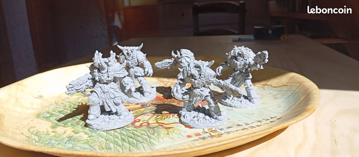 Terminator Space Marines du chaos armés de Gantelets et armes-combi (image 1)