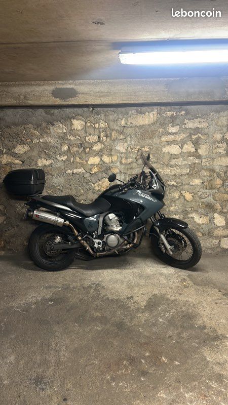 Honda transalp 700 2011 (image 1)