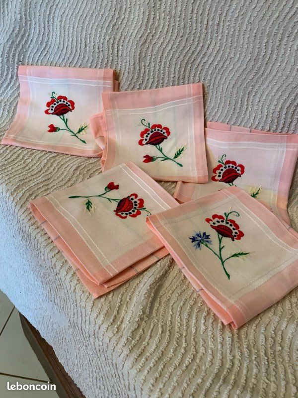 5 serviettes de table brodées (image 1)