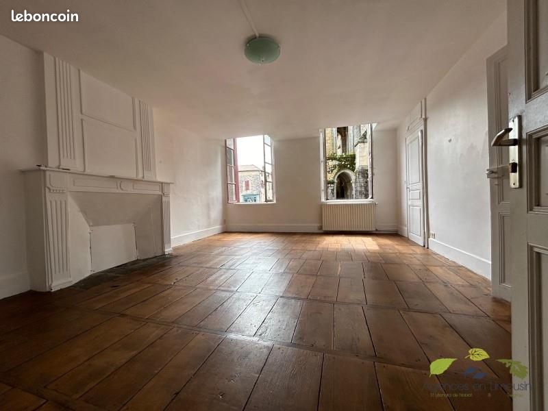 Appartement 3 pièces 86 m² · à Saint-Léonard-de-Noblat · 86 m² · 610 €