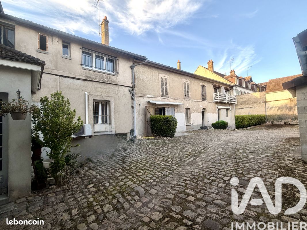 Appartement 4 pièces 102 m² · à Sens · 102 m² · 135 000 €