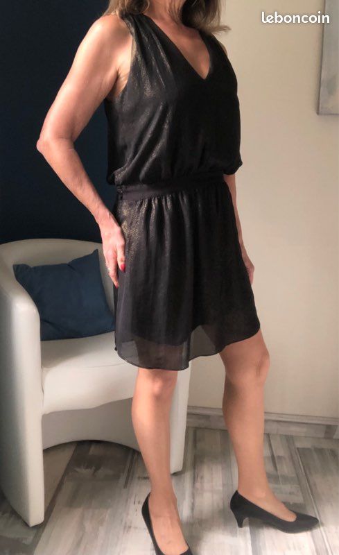 Robe Comptoir Des Cotonniers - Taille 40 - Noire En Soie - Très Bon état - Neuve Sans étiquettes