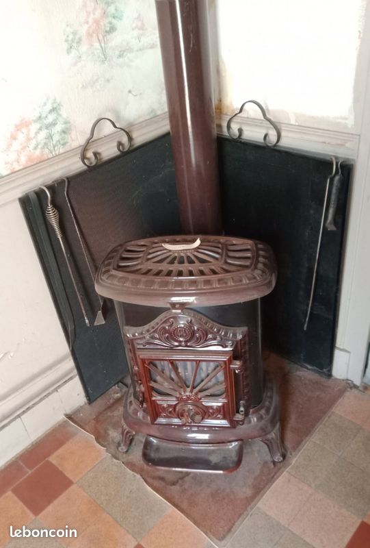 Poêle à bois ancien (image 1)