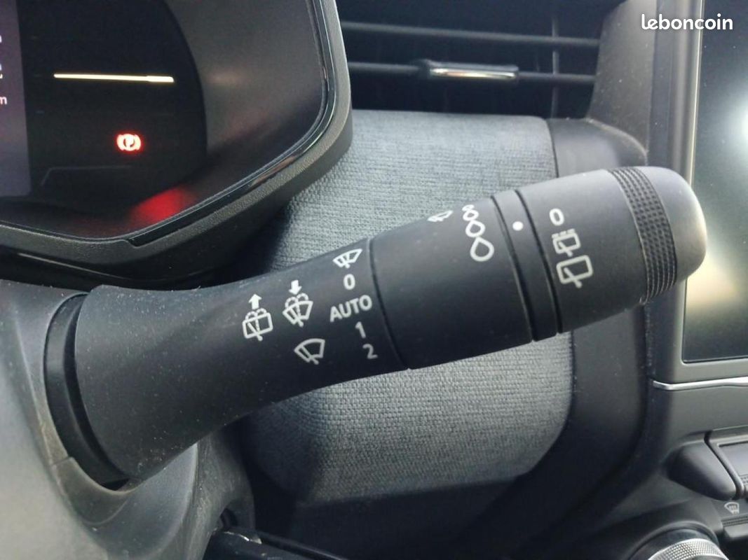 Renault Clio 1.6 E-Tech 145ch full hybrid Evolution (image 26)