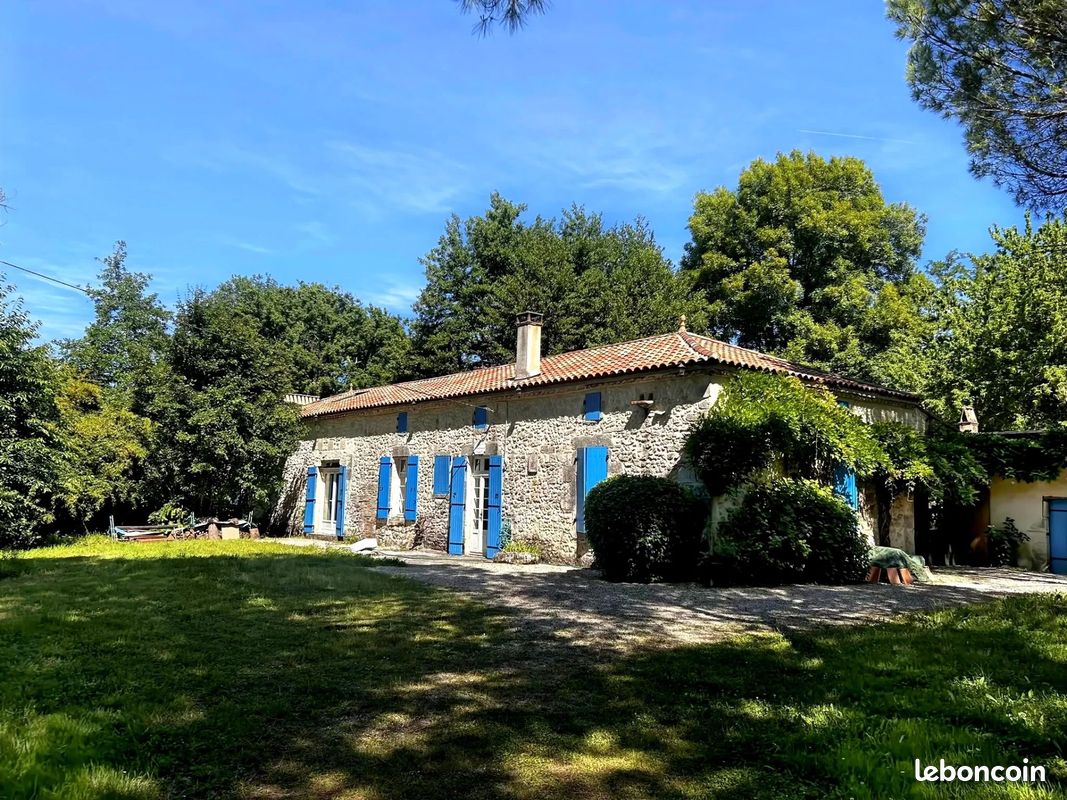 Maison 7 pièces 229 m² · à Duras · 229 m² · 424 000 €
