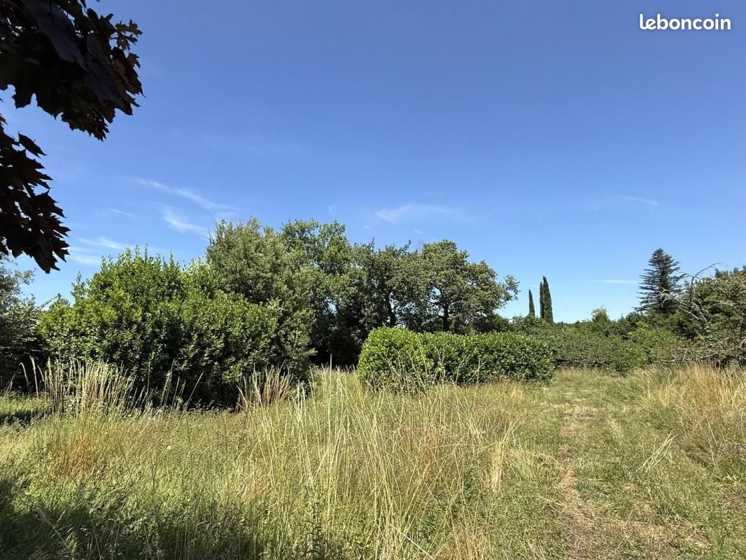 Terrain 2140 m² · à Latresne · 319 000 €