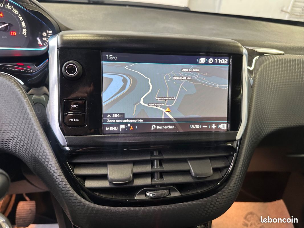 Peugeot 2008 1,5 BLUE HDI 100 CH Allure Carplay (image 17)