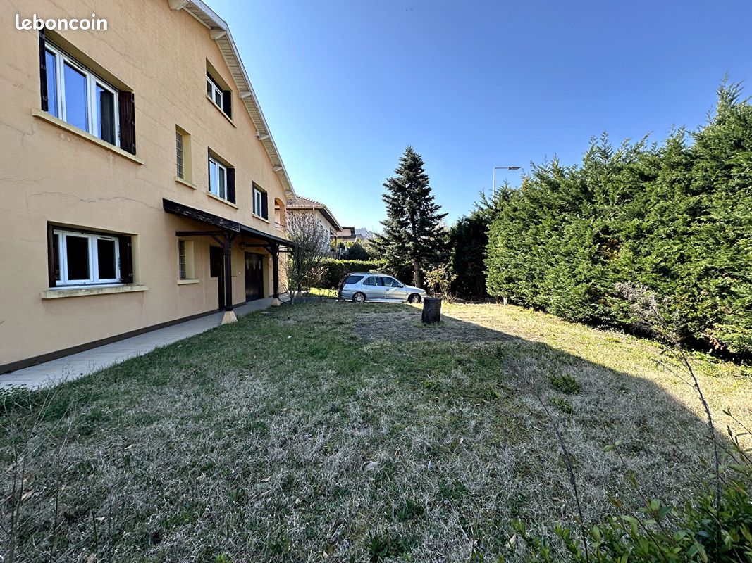 Maison 8 pièces 172 m² · à Vénissieux · 172 m² · 350 000 €