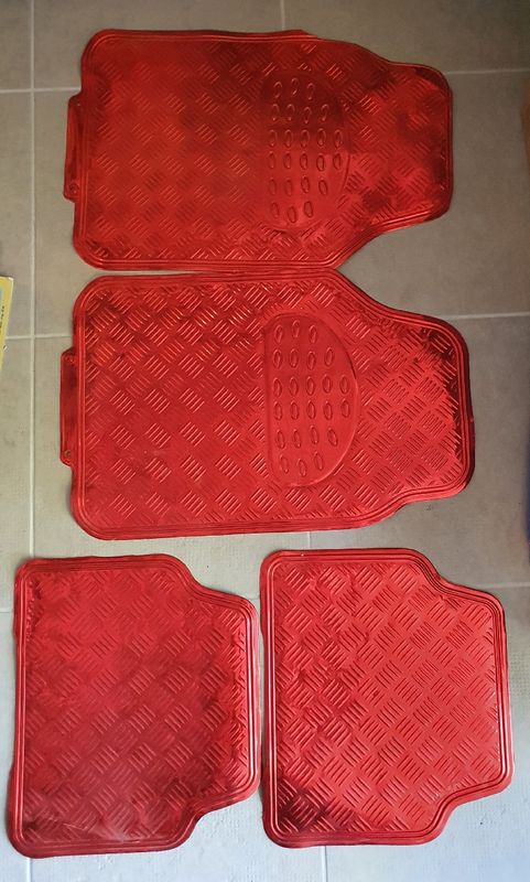 Lot de 4 tapis de voiture rouge pvc decoupable - Équipement auto