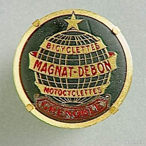 Plaque De Cadre Vélo Ancienne – France Dijon Magnat Debon – Badge Cyclisme Années 50 (Vintage, Traces)