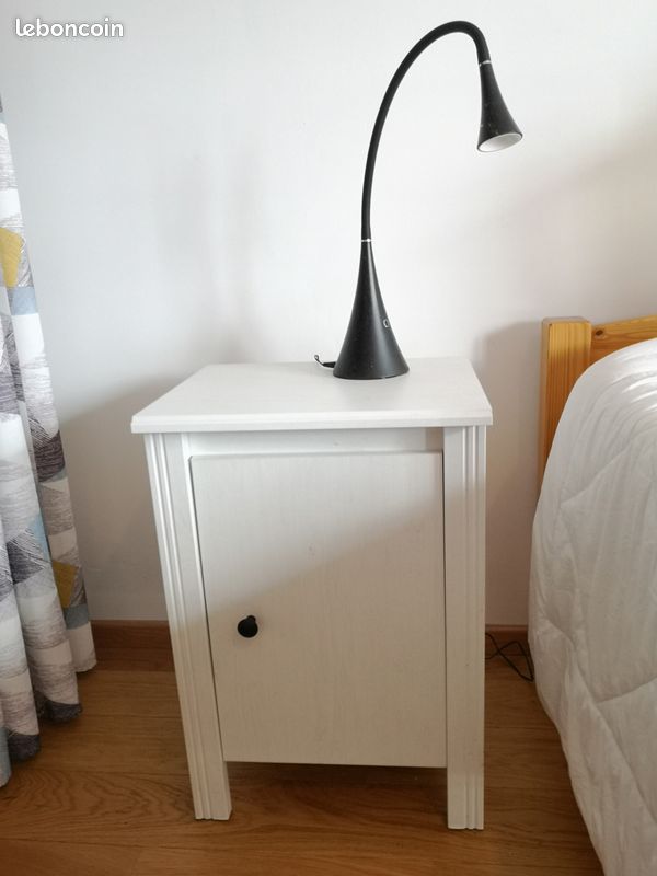 Table de chevet blanche (image 1)