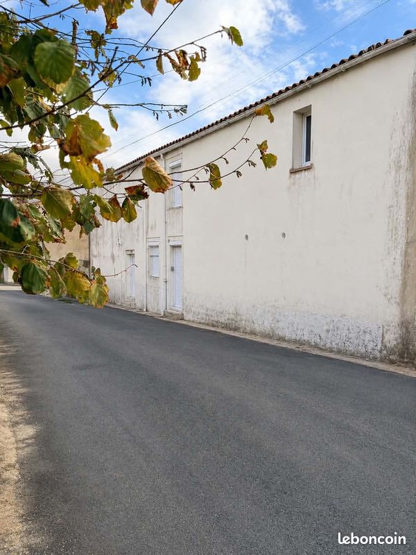 Maison 8 pièces 180 m² · à Montaigu-Vendée · 180 m² · 190 000 €