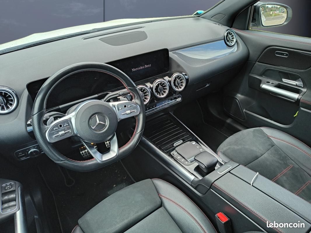 Mercedes Gla 2.0 200 D 150 ch Amg Line 8g-dct /GPS/Caméra de recul/Radar AV et AR/Attelage/Clim auto (image 9)