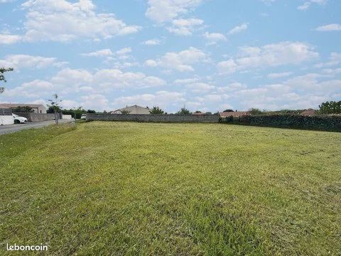 Terrain 924 m² Le Bourdet