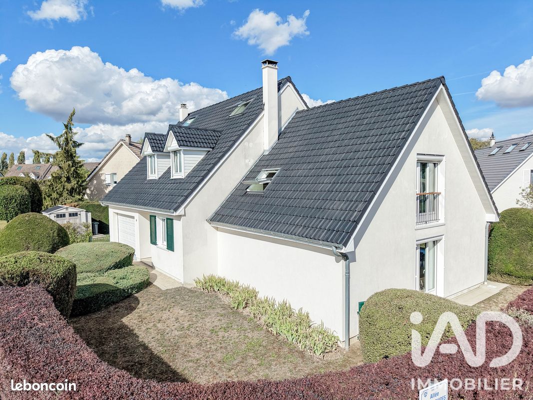 Maison 7 pièces 213 m² · à Gressy · 213 m² · 620 000 €