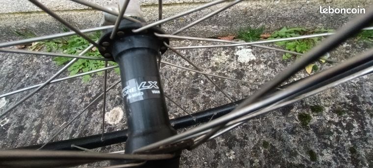 Roue avant VTT 26 Jante noire double paroi - Hall Aventure