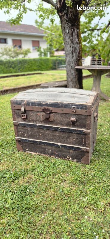 Malle en bois (image 1)