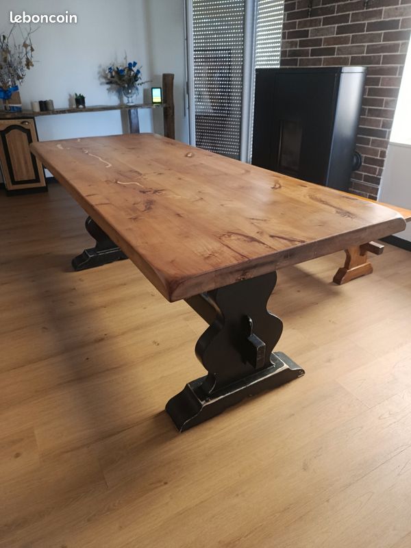Table monastère (image 1)