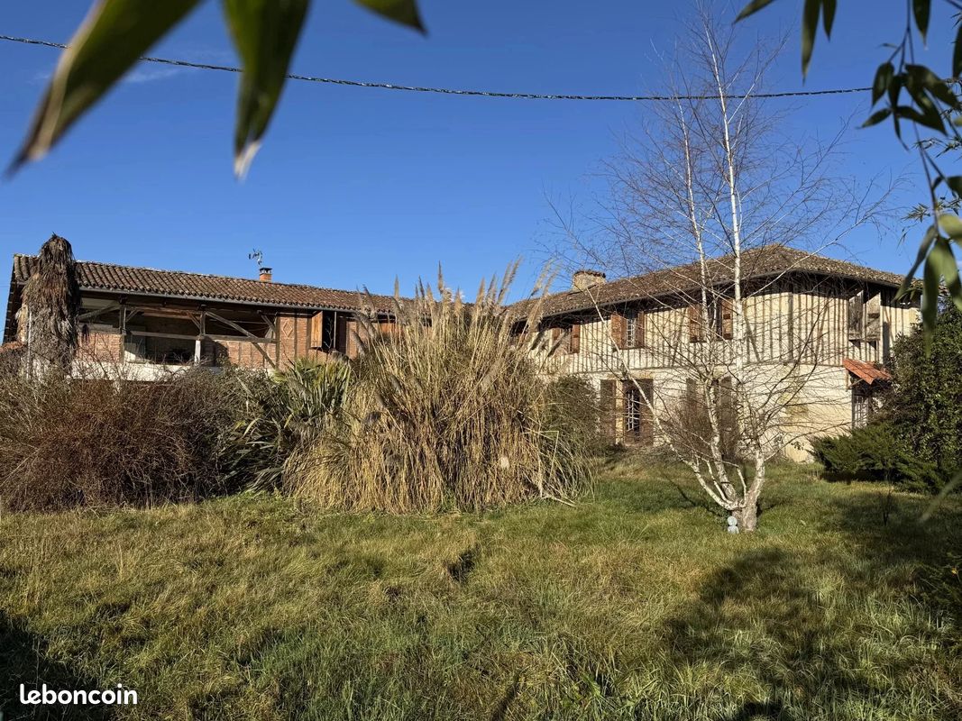 Maison 6 pièces 340 m² · à Boulogne-sur-Gesse · 340 m² · 249 000 €