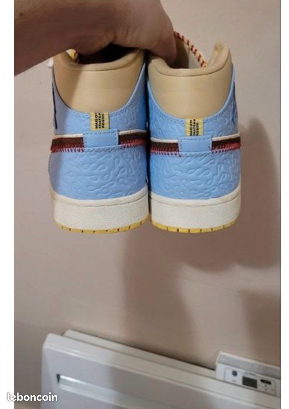 Air Jordan 1 mid maison Château Rouge (image 4)