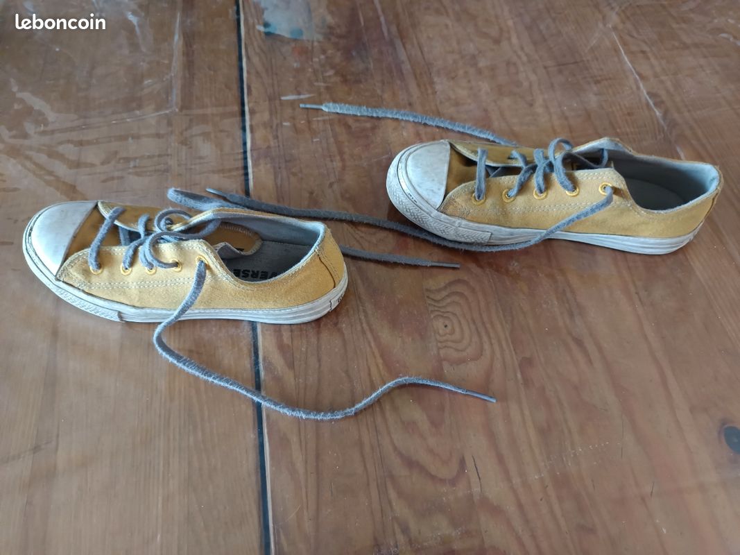Converses all*star jaunes taille 32 (image 3)