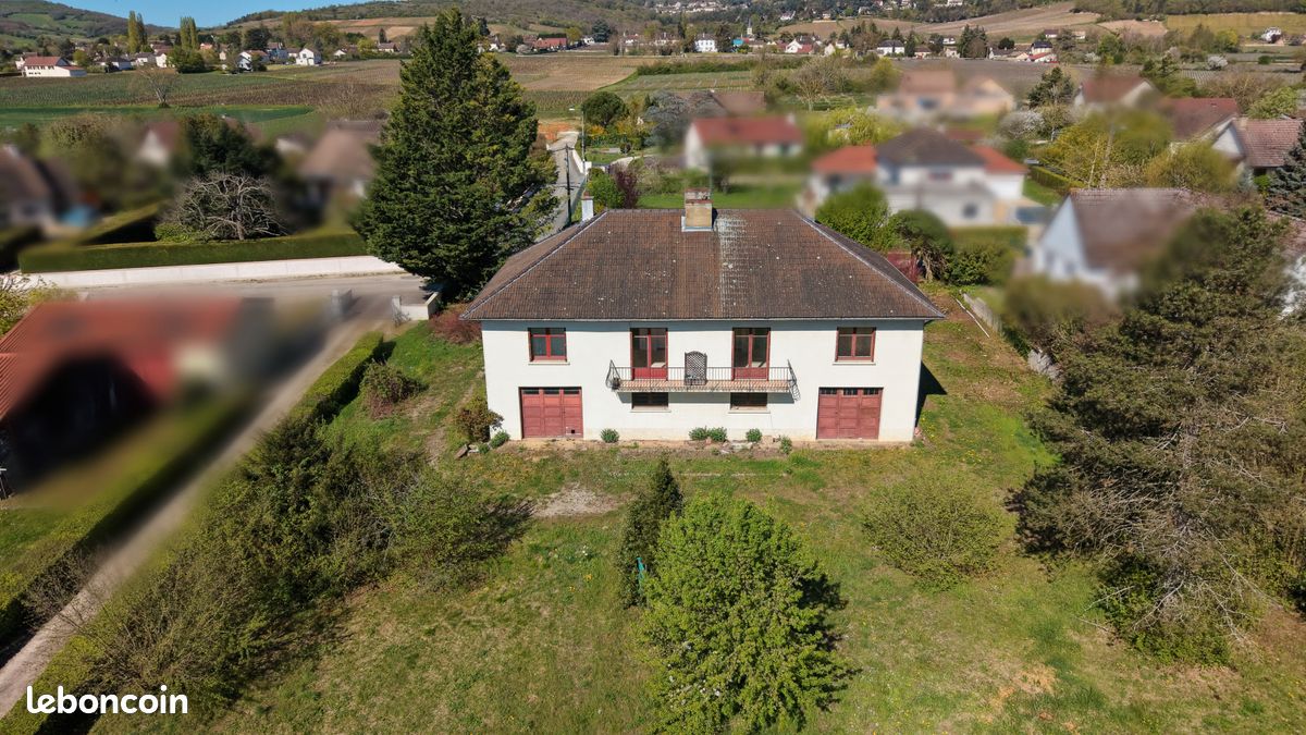 Maison 10 pièces 280 m² · à Givry · 280 m² · 115 000 €