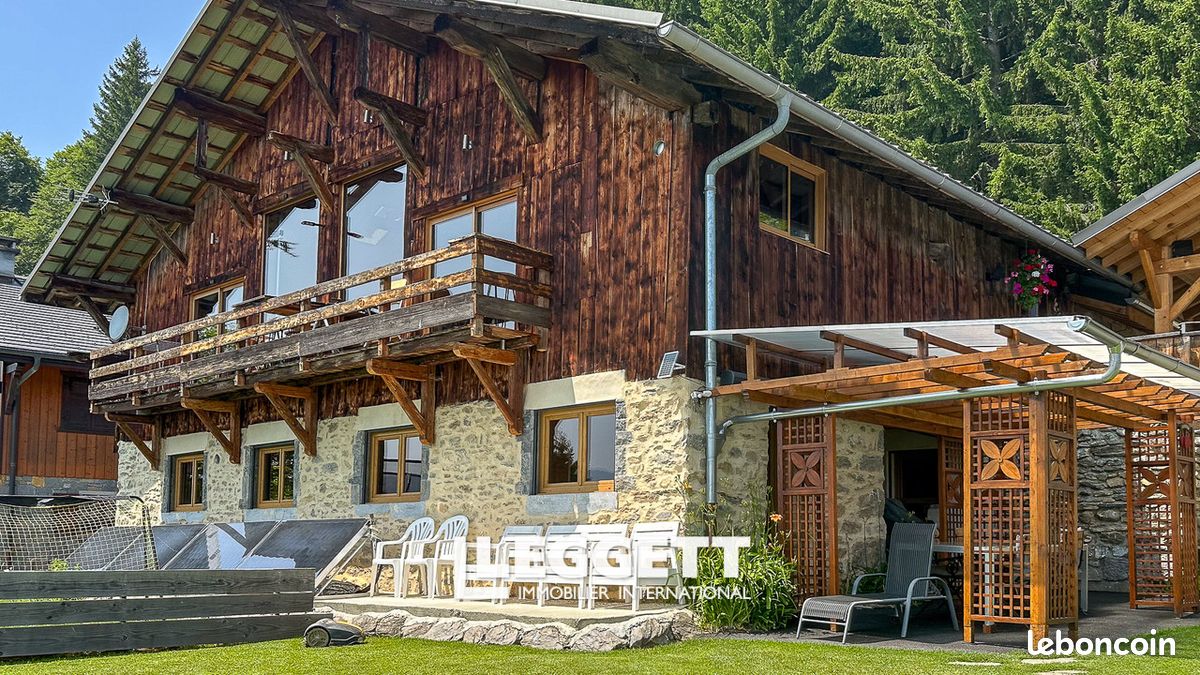 Maison 8 pièces 196 m² · à Verchaix · 196 m² · 950 000 €