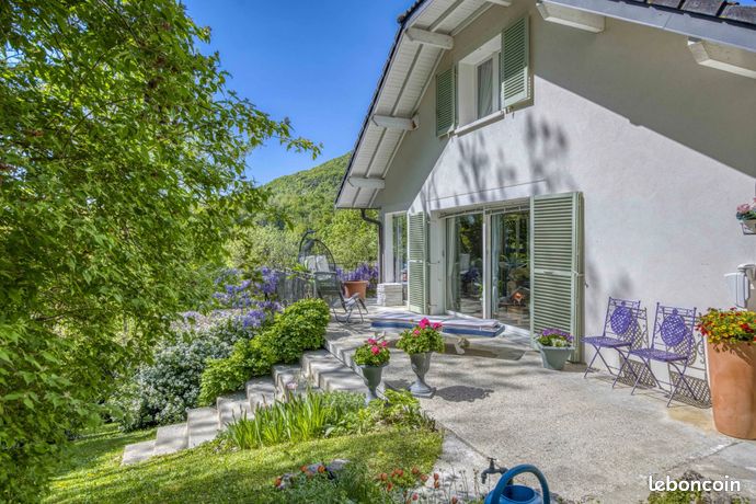 Propriété 6 pièces 250 m²
