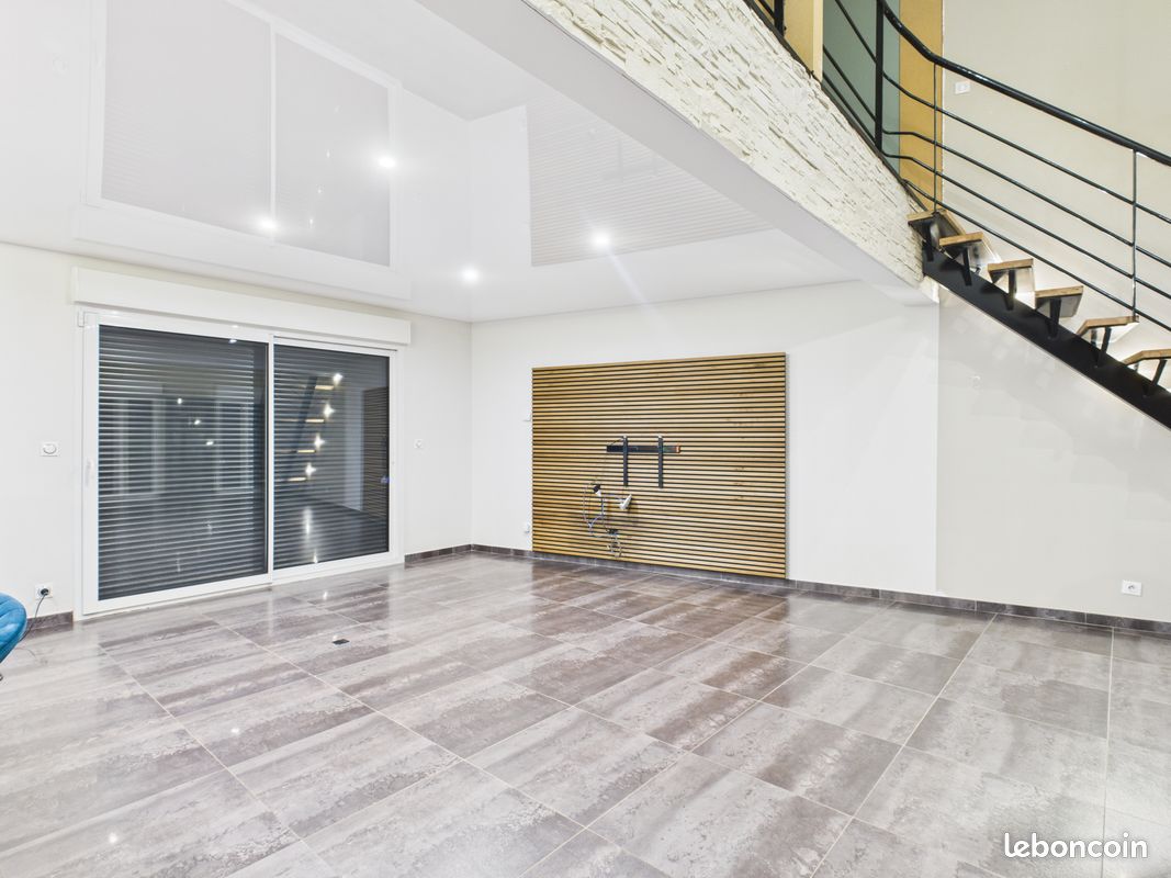 Maison 6 pièces 197 m² · à Sin-le-Noble · 197 m² · 348 000 €