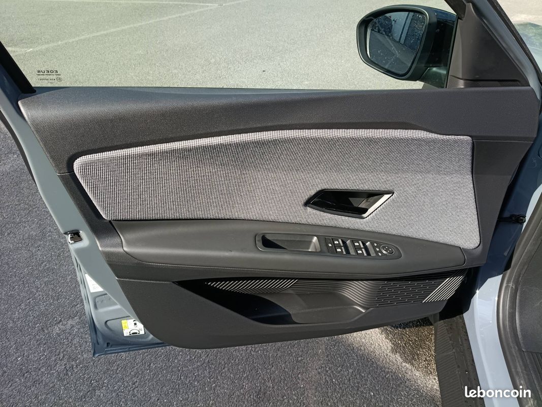 RENAULT Renault 4 E-Tech Electrique 150 ch autonomie confort Iconic plein sud® (image 11)