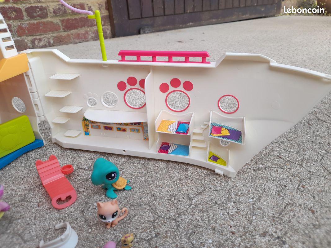Bateau petshop (image 1)