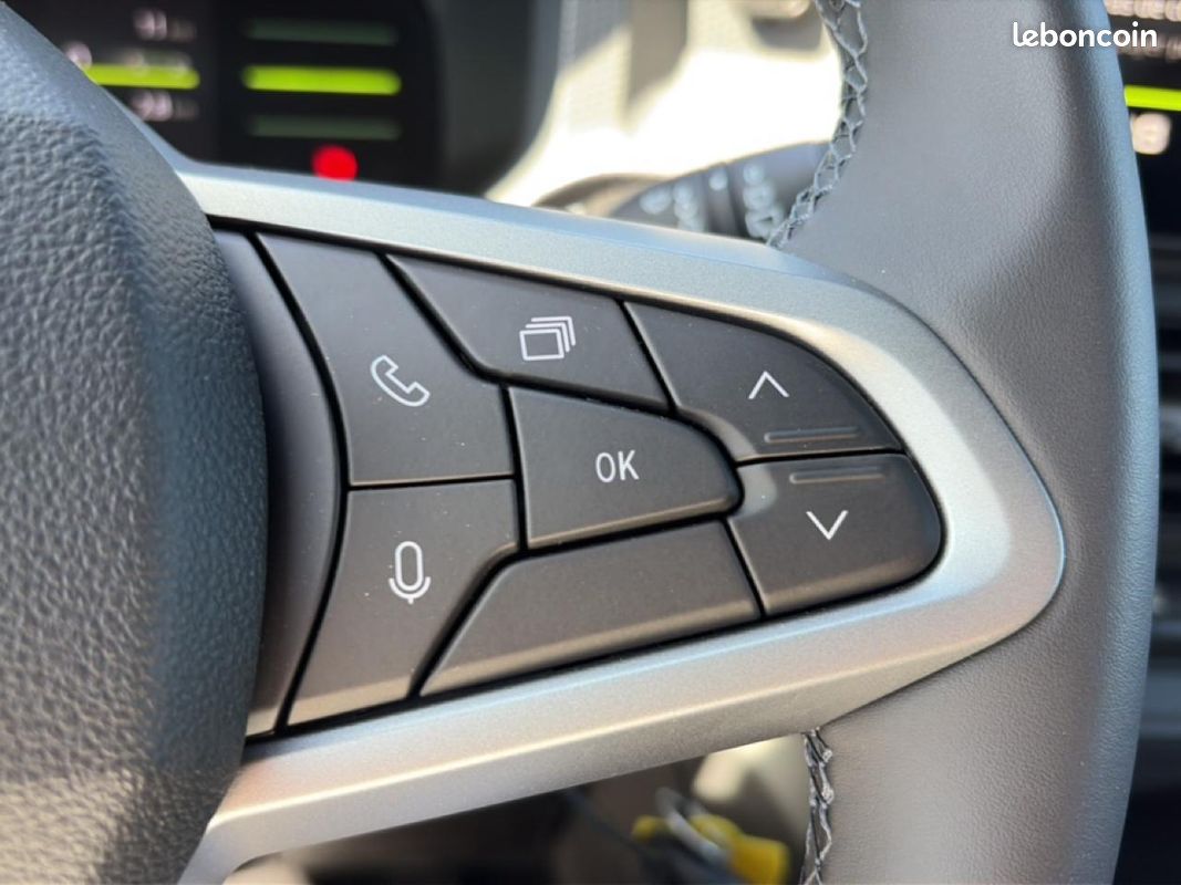 DACIA DUSTER 1.2 hybrid-g 150 expression 4x4 (image 17)
