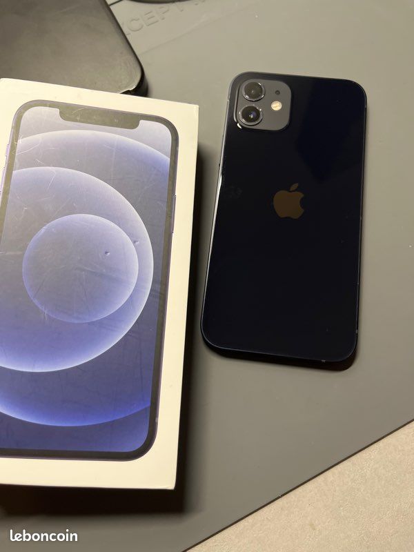 IPhone 12 en excellent état (image 7)