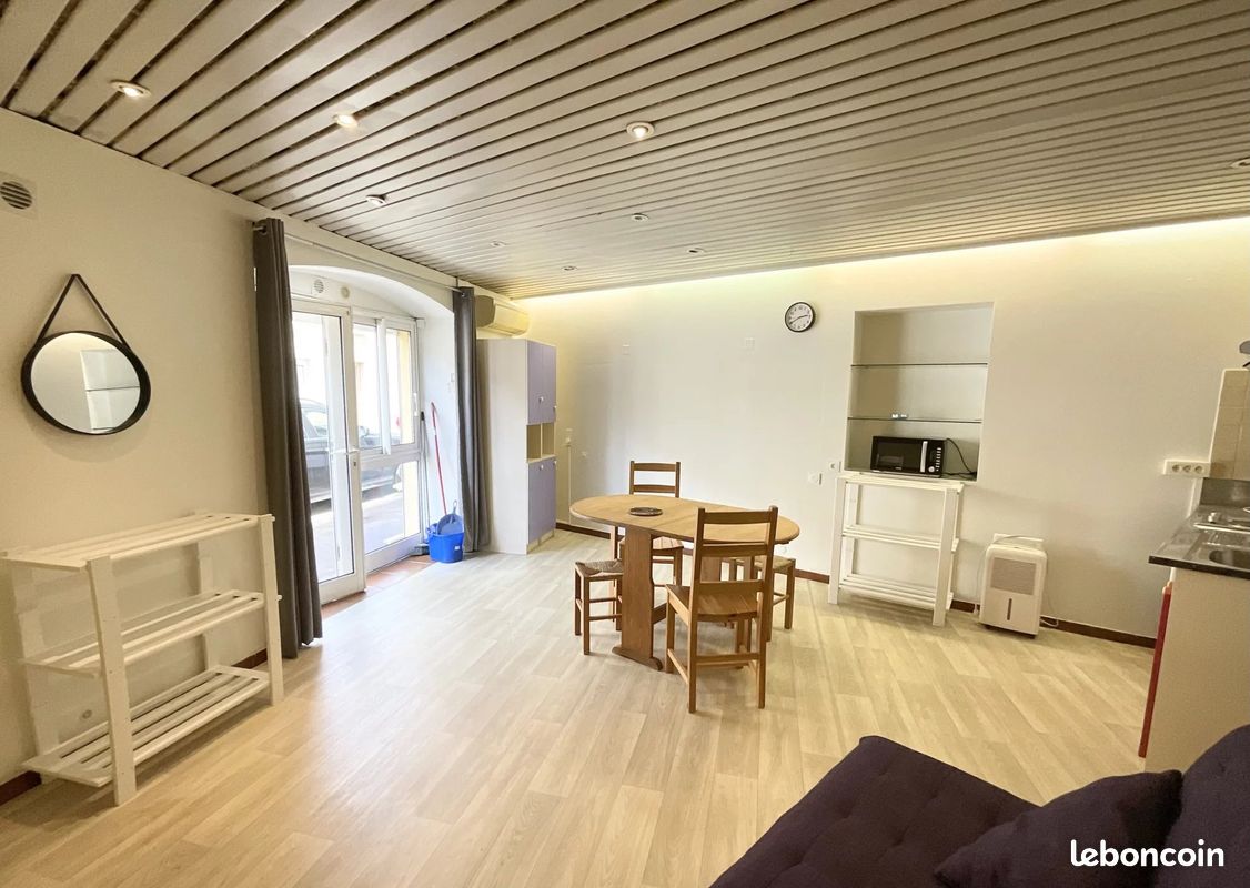 Appartement 1 pièce 25 m² · à Montredon-Labessonnié · 25 m² · 300 €/mois