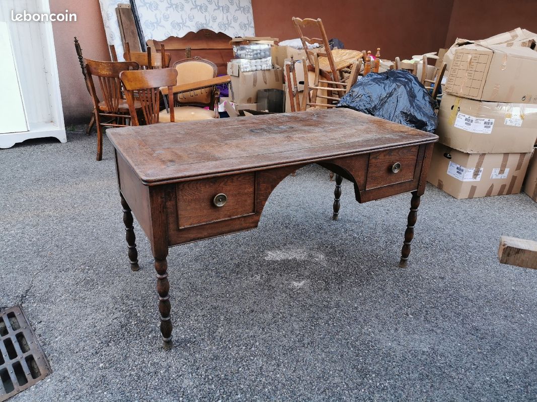 Bureau (image 1)