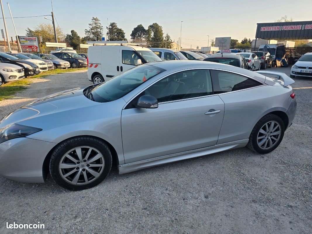 RENAULT LAGUNA III COUPE 2.0 DCI 150CV BVA Initiale (image 4)