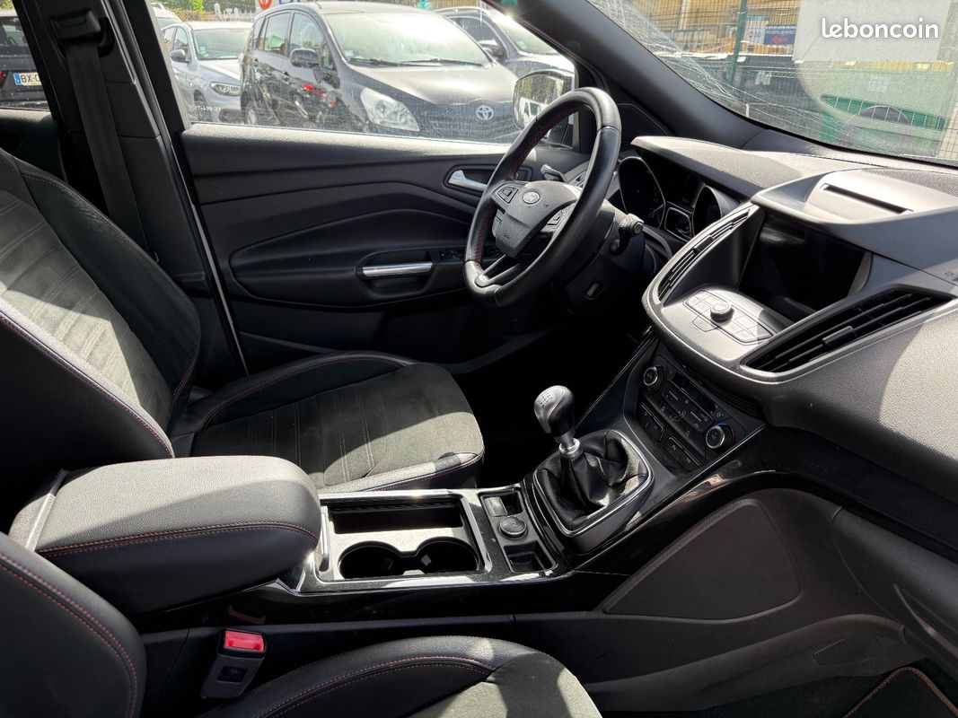 FORD KUGA 2.0 TDCi 150 SS 4x2 BVM6 ST-Line Black Silver / TOIT OUVRANT PANO / FULL ENTRETIEN (image 12)