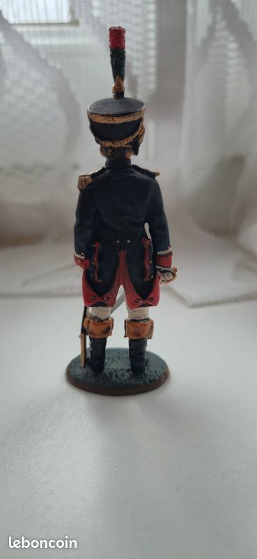 Figurine en plomb, officier des chasseurs de la jeune garde (image 2)