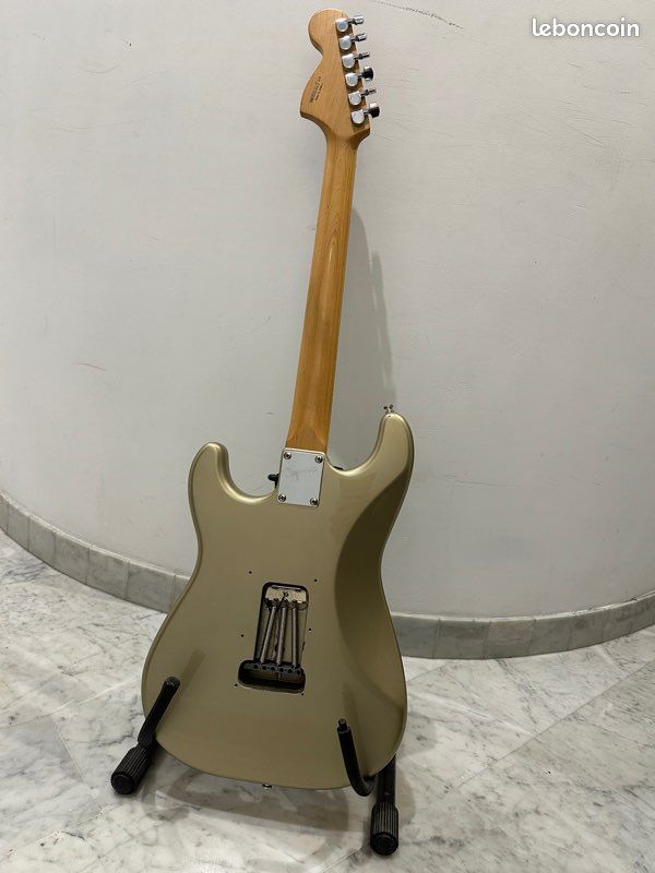 Squier stratocaster standard 2001 (image 6)