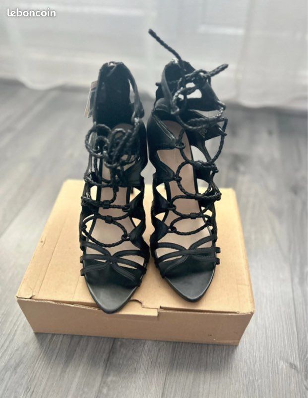 Sandales à Talons Aiguille ZARA Femme Noir Avec Strass - Bout Ouvert, Lanières Cheville - Pointure 41 EU / 9 US - Neuves Sans Boîte