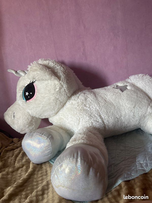 Grande peluche licorne (image 1)